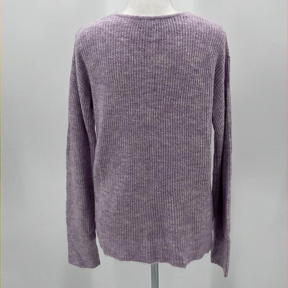 Free Press Ribbed V Neck Relaxed Fit Sweater in Lilac - NWOT - Size Small - Picture 3 of 5